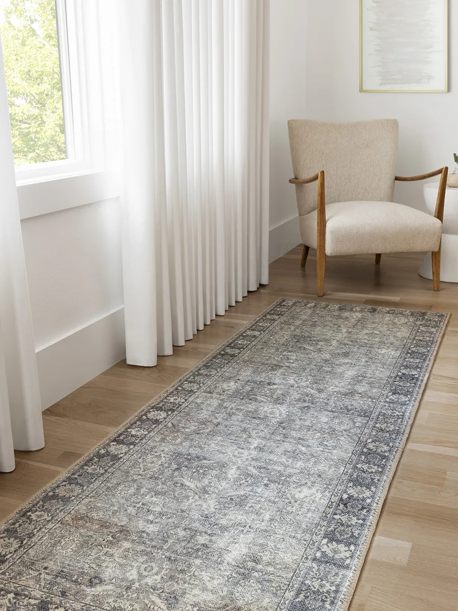 Wynter WYN07 2'6" x 9'6" Rug