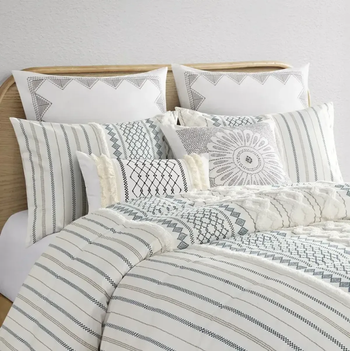 Gracie Mills Modesto Printed Cotton Comforter Set with Chenille