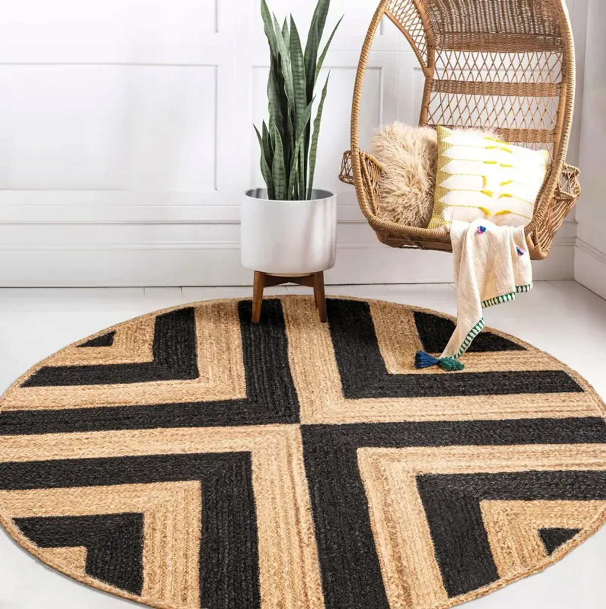 Piper Two Tone Chevron Round Jute Area Rug