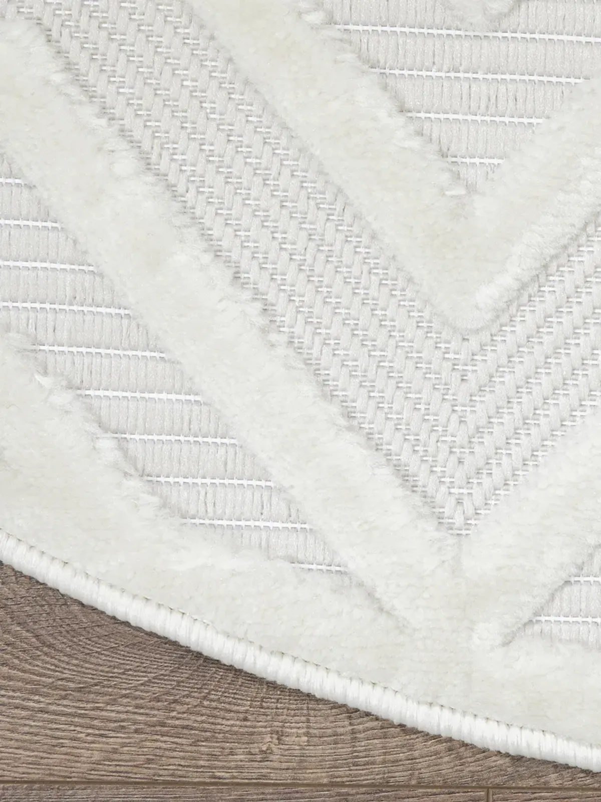 Versatile NRV01 Ivory/White 5' x Round Rug