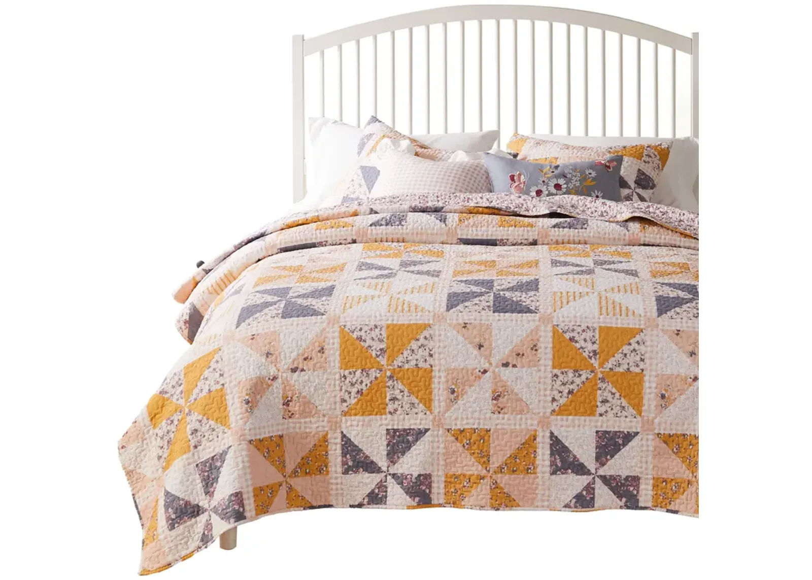 Jey 2pc XL Twin Quilt and Pillow Sham Set, Patchwork Pinwheel Print, Peach