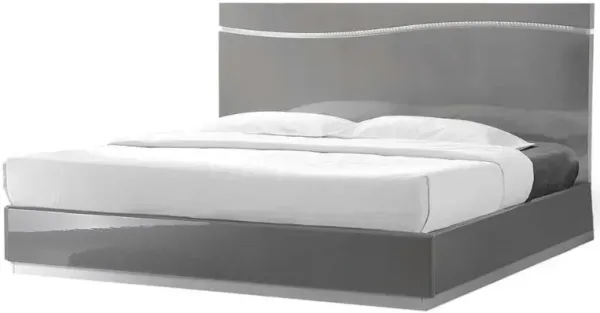 Best Master Furniture Best Master Leon Poplar Wood Queen Platform Bed in Gray With Silver Base