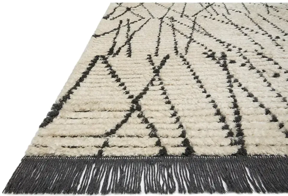 Alice ALI01 2'7" x 12'" Rug