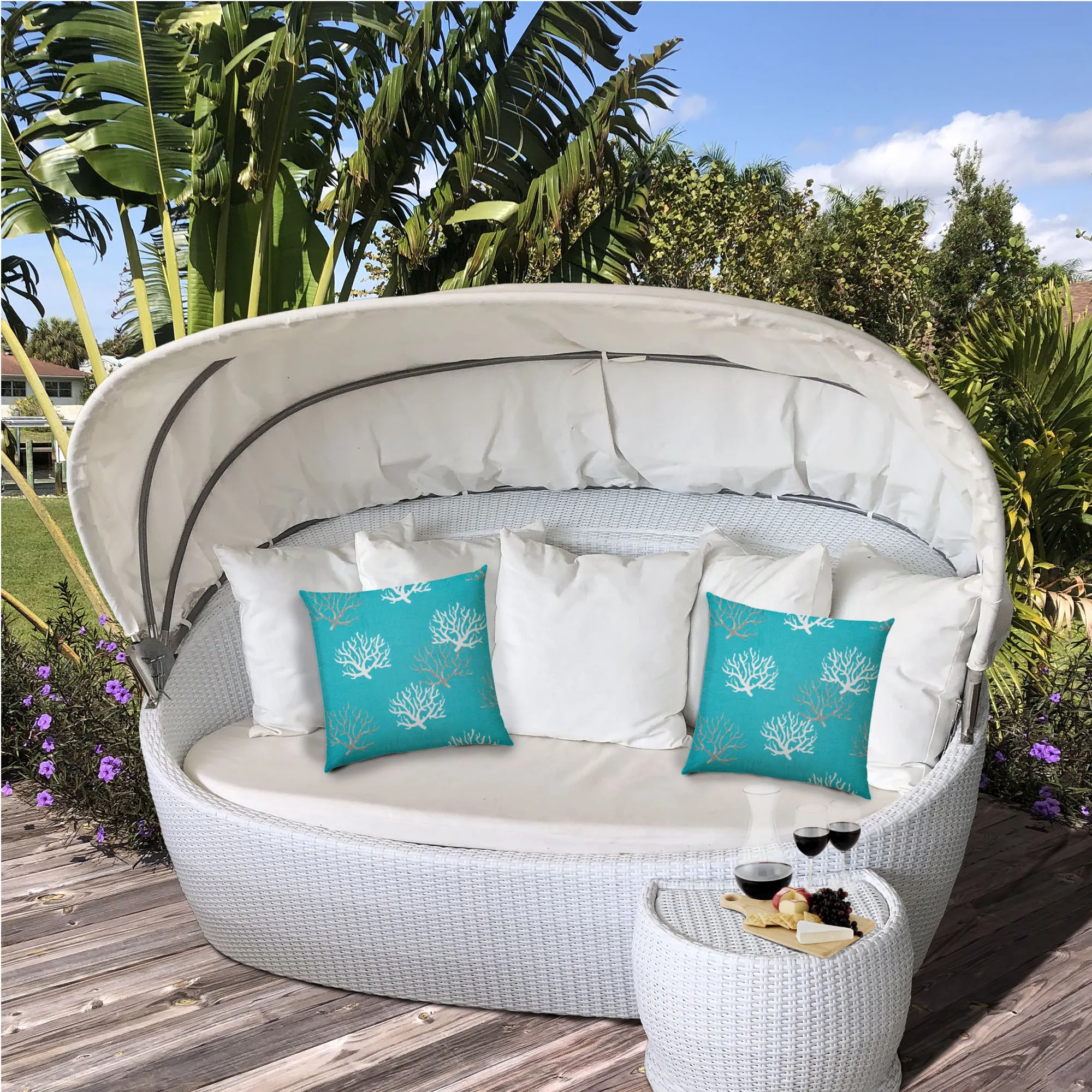 FLOATING CORAL Aqua Indoor/Outdoor Pillow?17x17