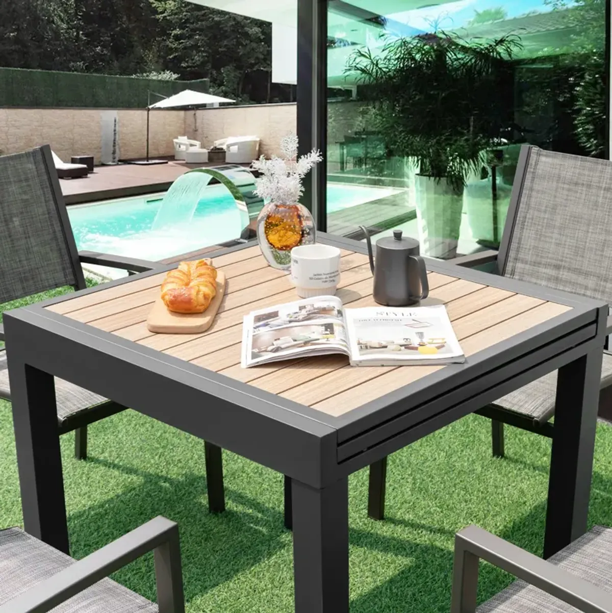 Extendable Patio Dining Table – Outdoor Table with Adjustable Length for Dining and Entertaining