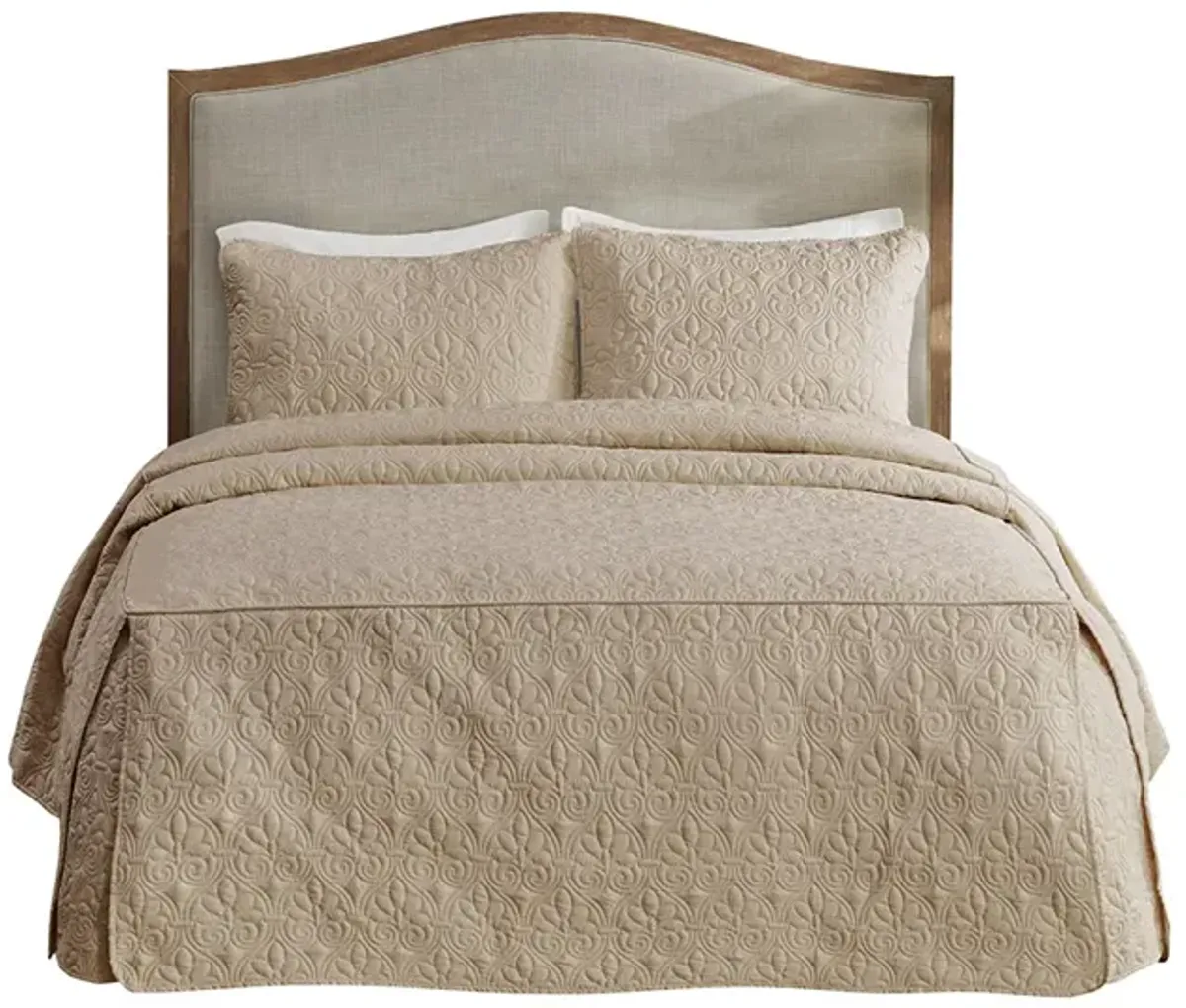 Gracie Mills Sandy 3 Piece Split Corner Classic Pleated Quilted Bedspread Set