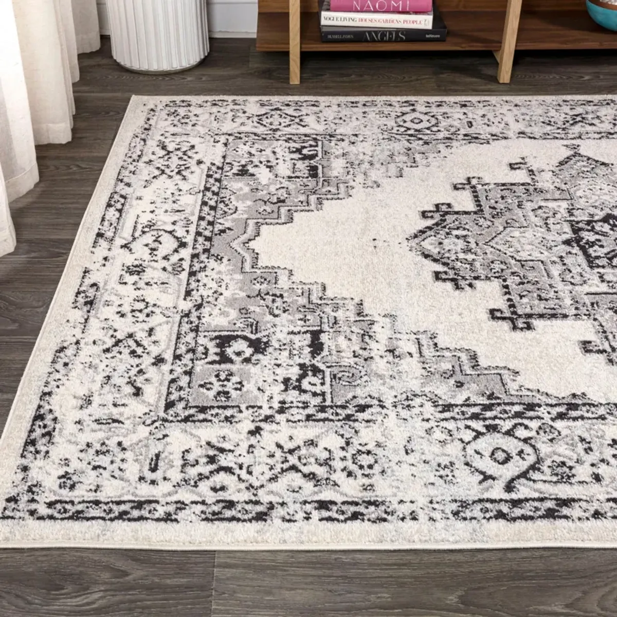 Inigo Cottage Medallion Area Rug