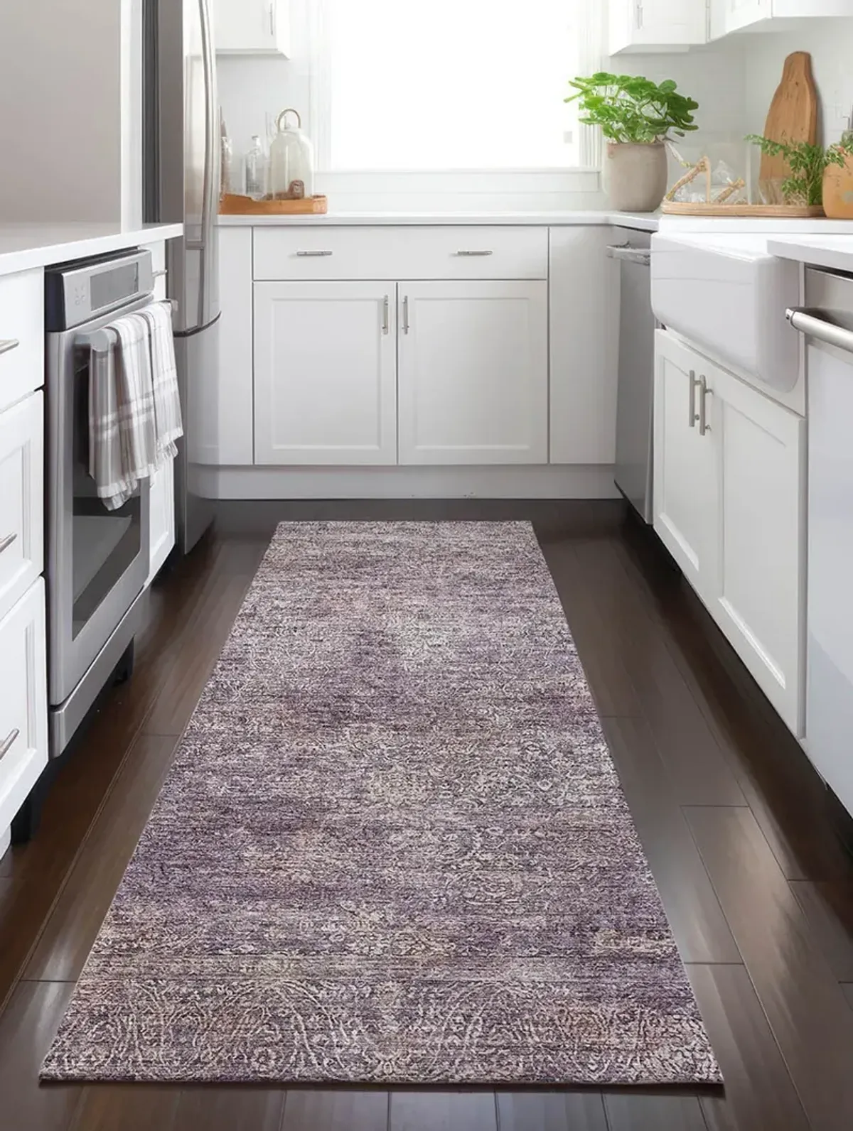 Burano BU10 Plum 2'3" x 7'6" Rug