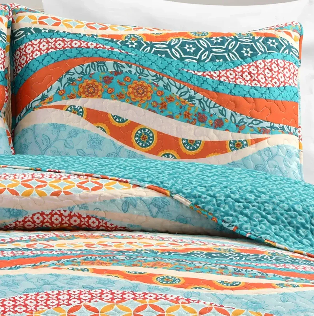 Hailey Watercolor Wave Reversible Cotton Quilt 3Pc Set