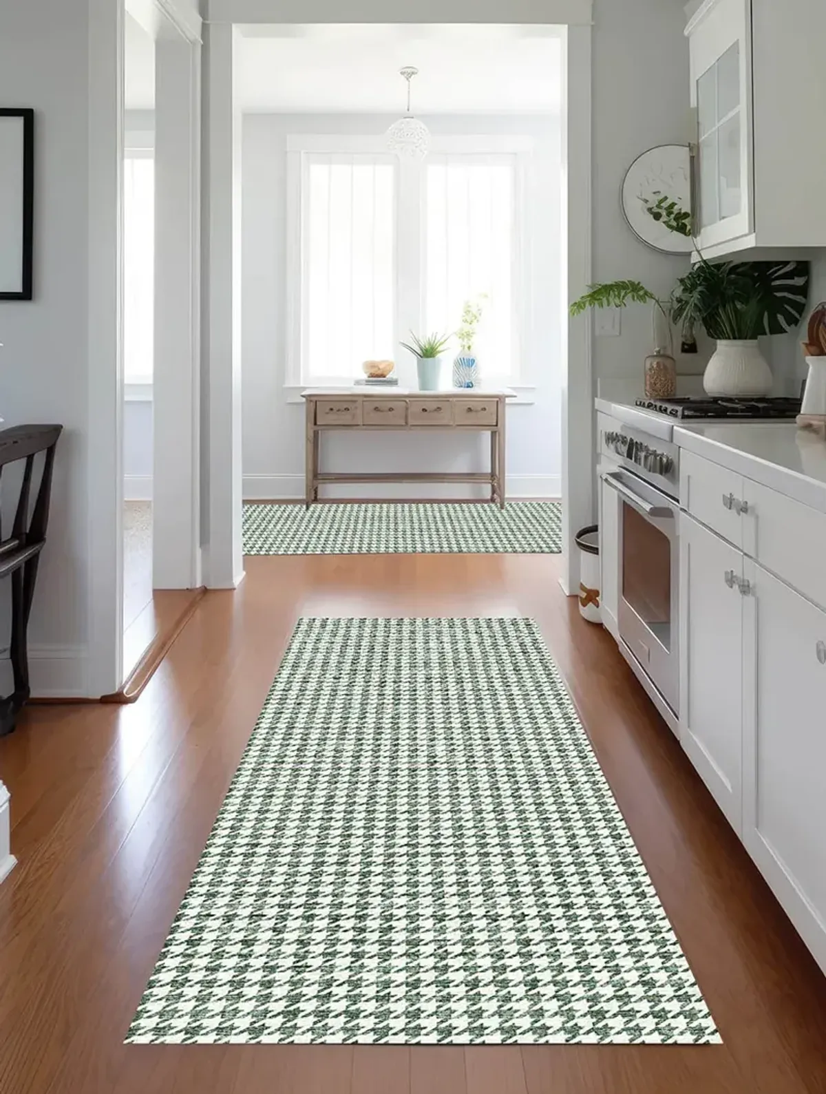 Hinton HN1 Green 2'3" x 10' Rug