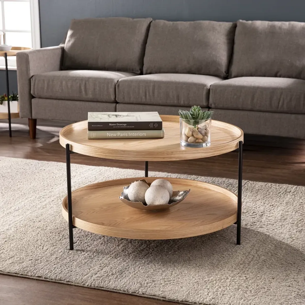 Verlington Round Cocktail Table