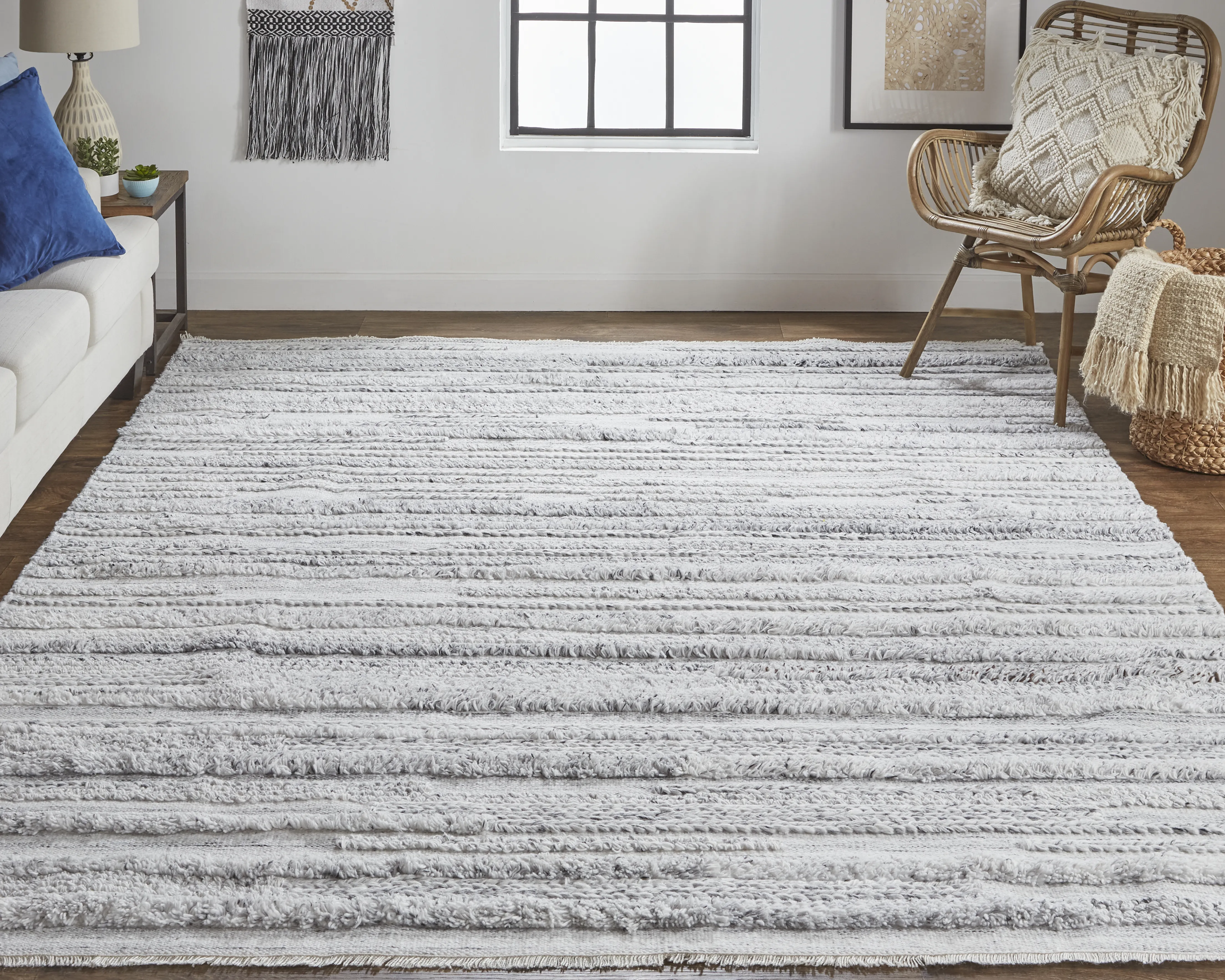 Alden 8637F Gray/Silver/Ivory 8' x 10' Rug