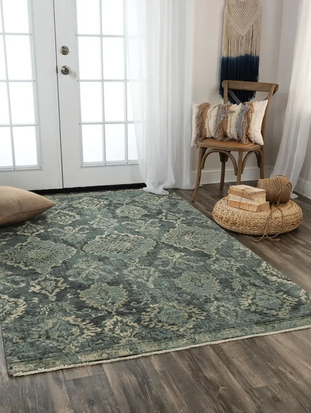 Platinum PNM102 2' x 3' Rug