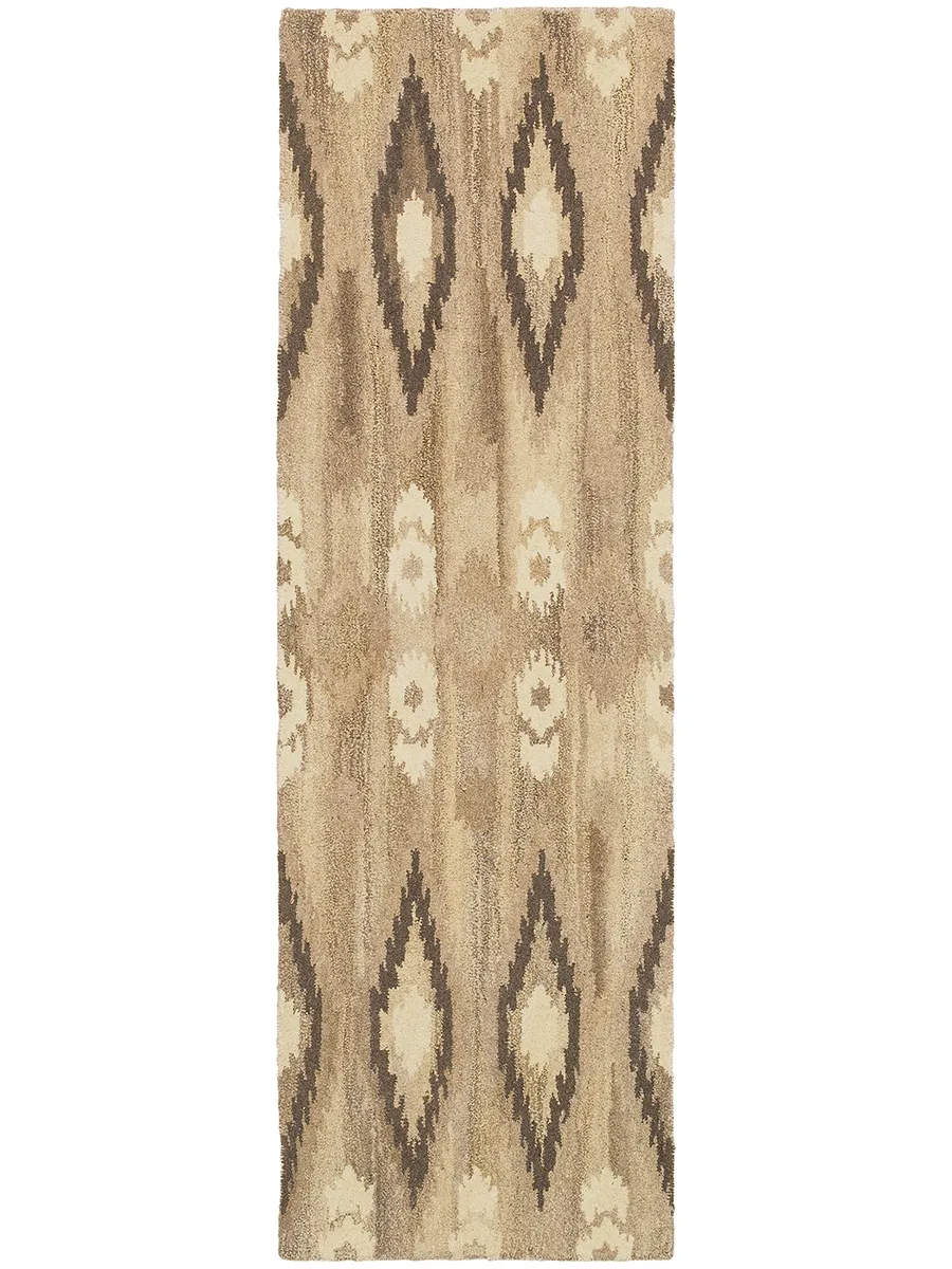 Anastasia 2'6" x 8' Sand Rug