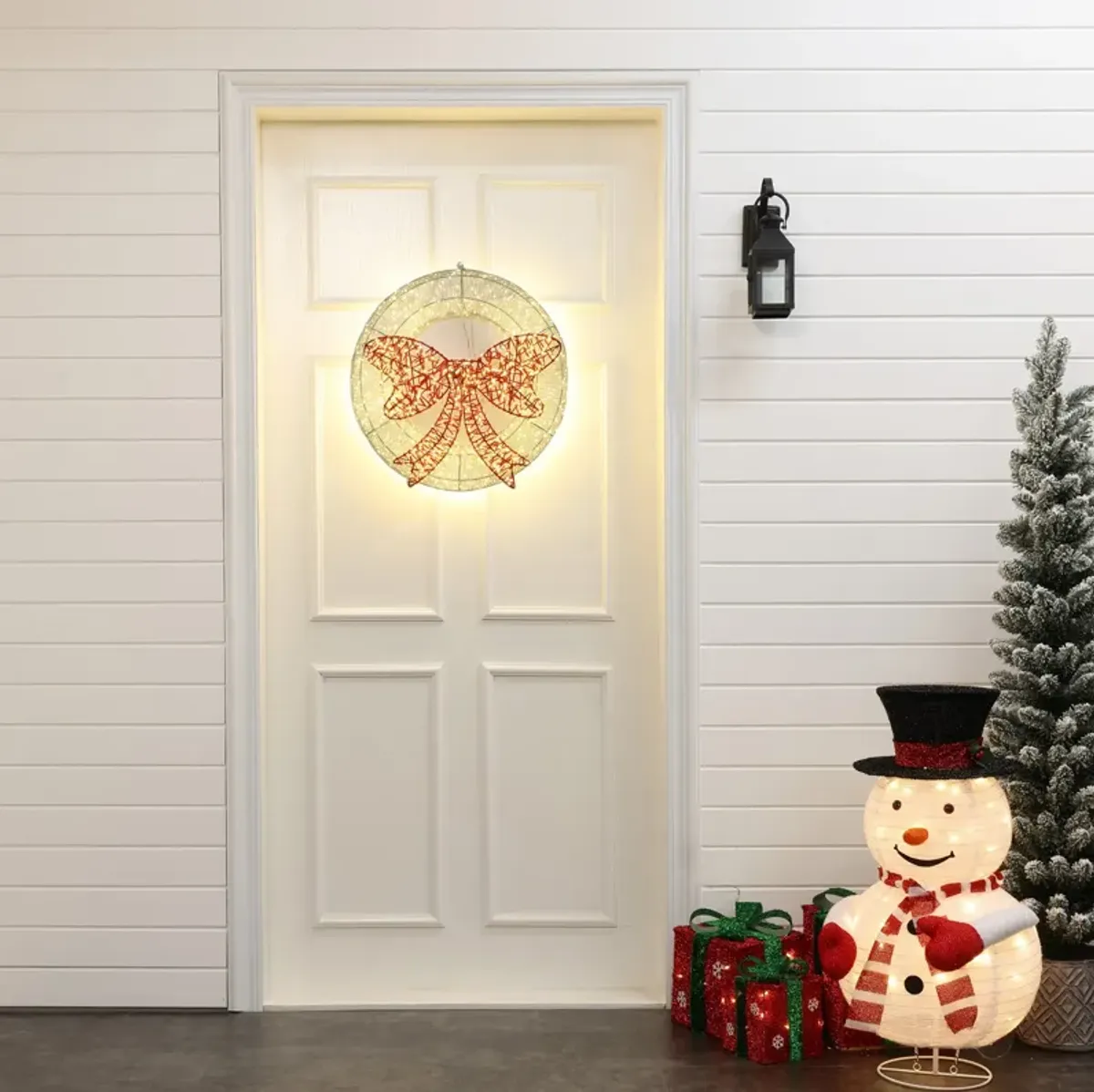 LuxenHome 1.6Ft Round Light Wreath and Red Light Bow Holiday Decoration with Timer