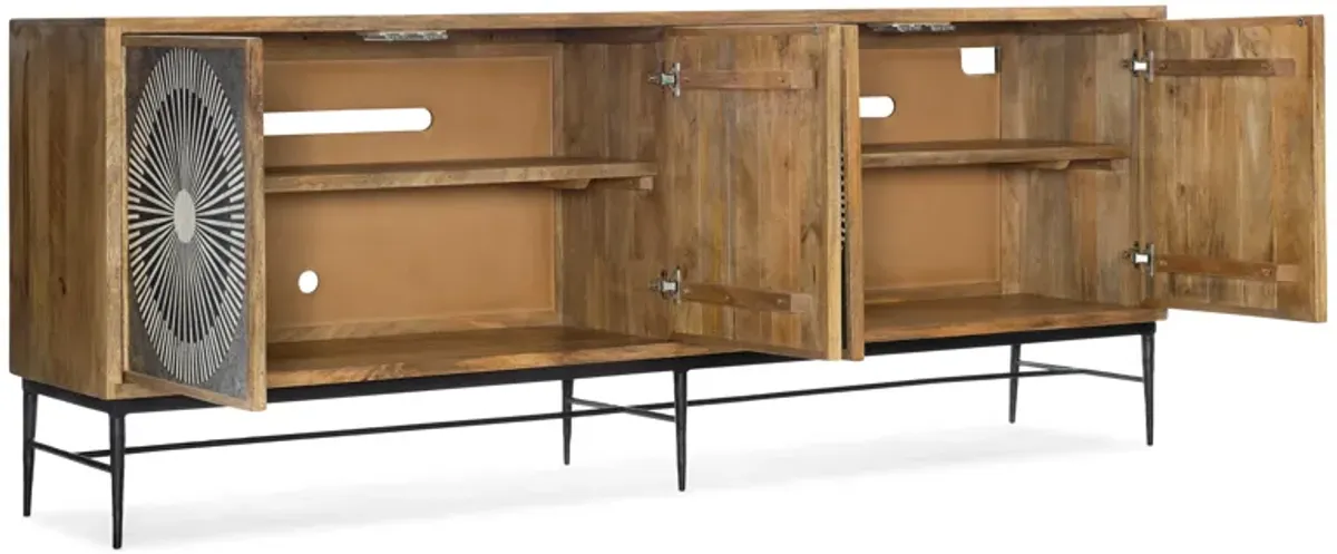 Commerce & Market Giovanni Entertainment Console