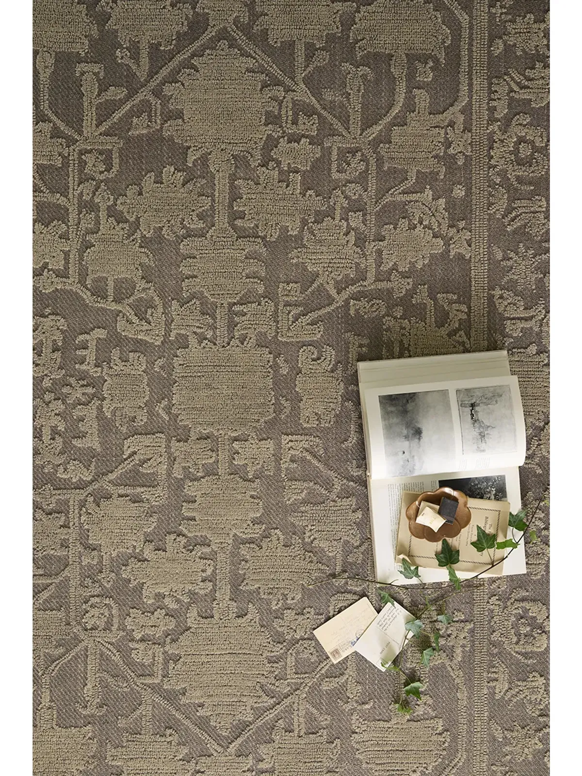 Gloria GLO01 Bark/Khaki 8'6" x 12' Rug