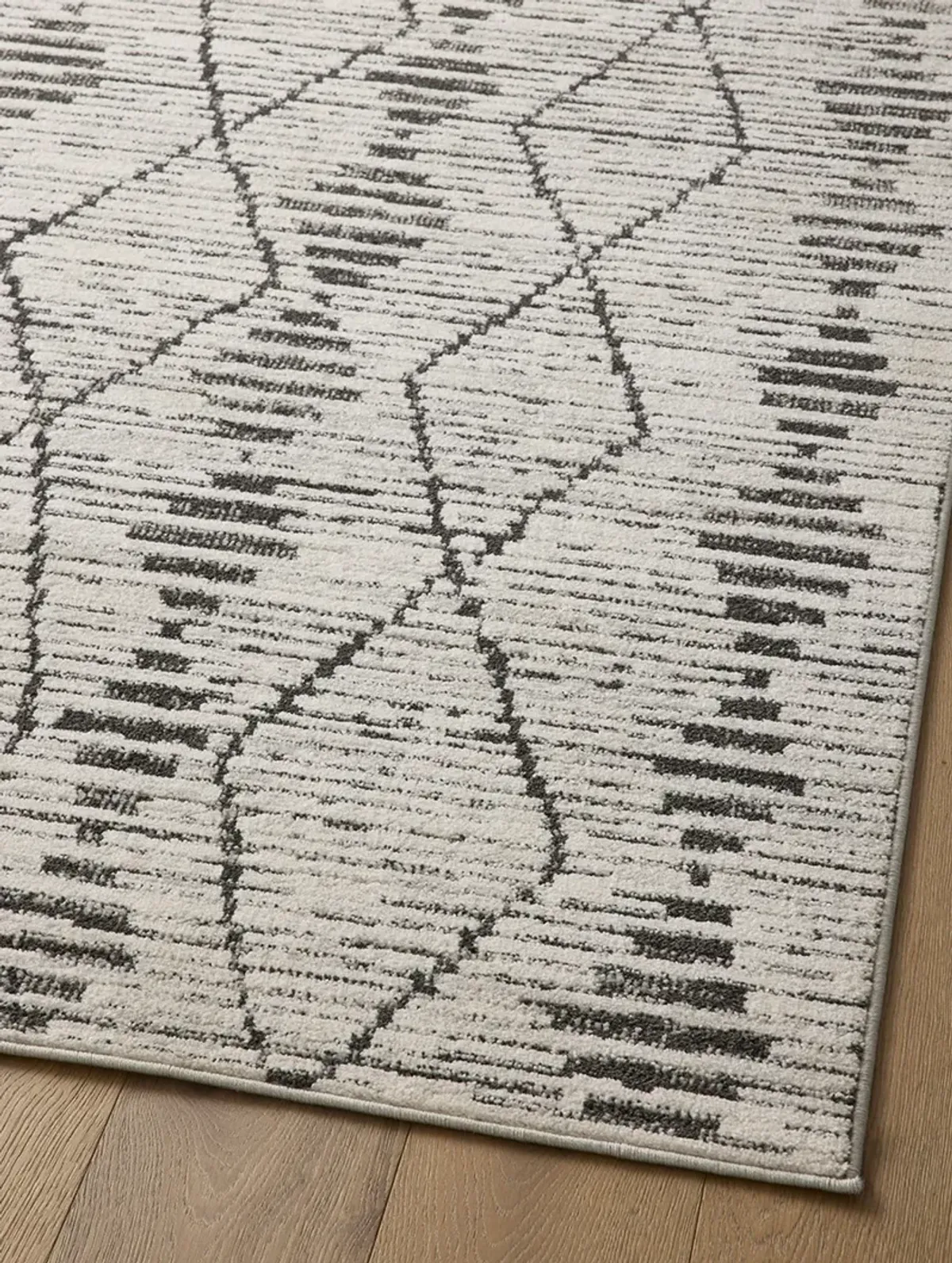 Kamala KAM02 2'7" x 12'" Rug