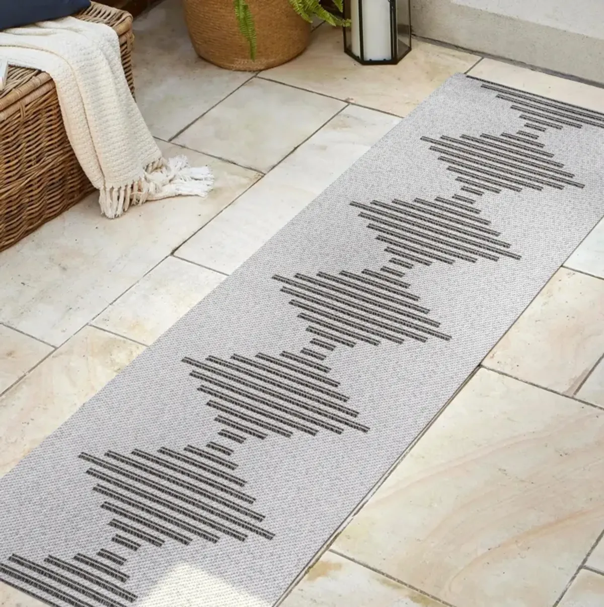 Vinales Diamond Stripe Indoor/Outdoor Area Rug