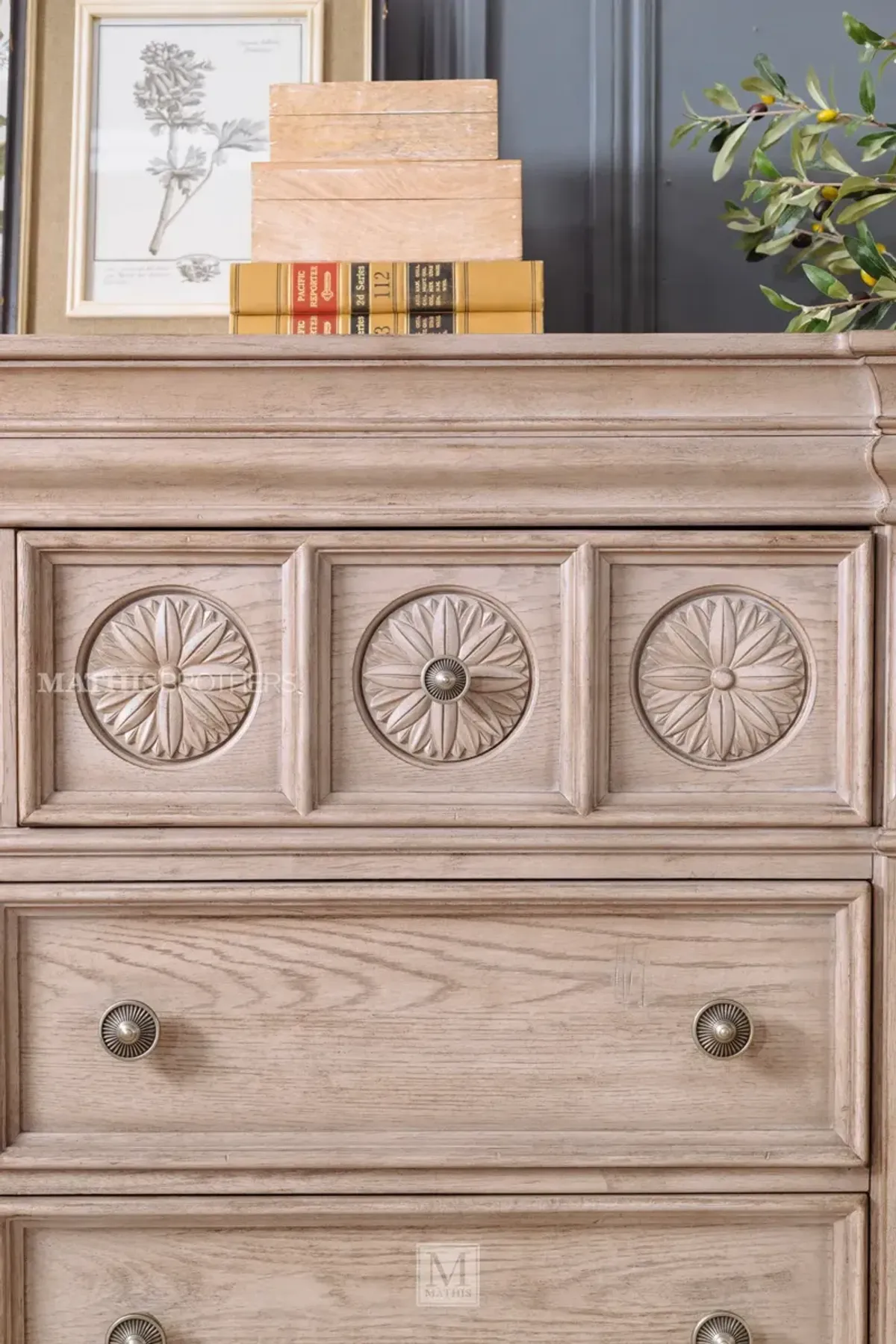 Kingsbury Master Chest