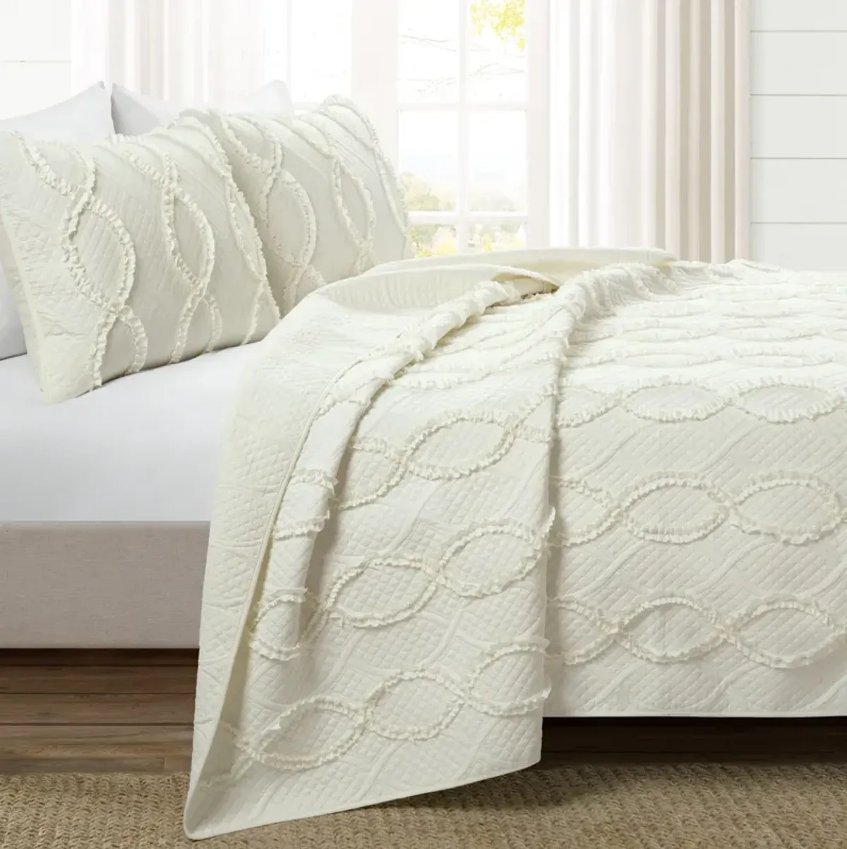 Avon Textured Ruffle Quilt 3Pc Set