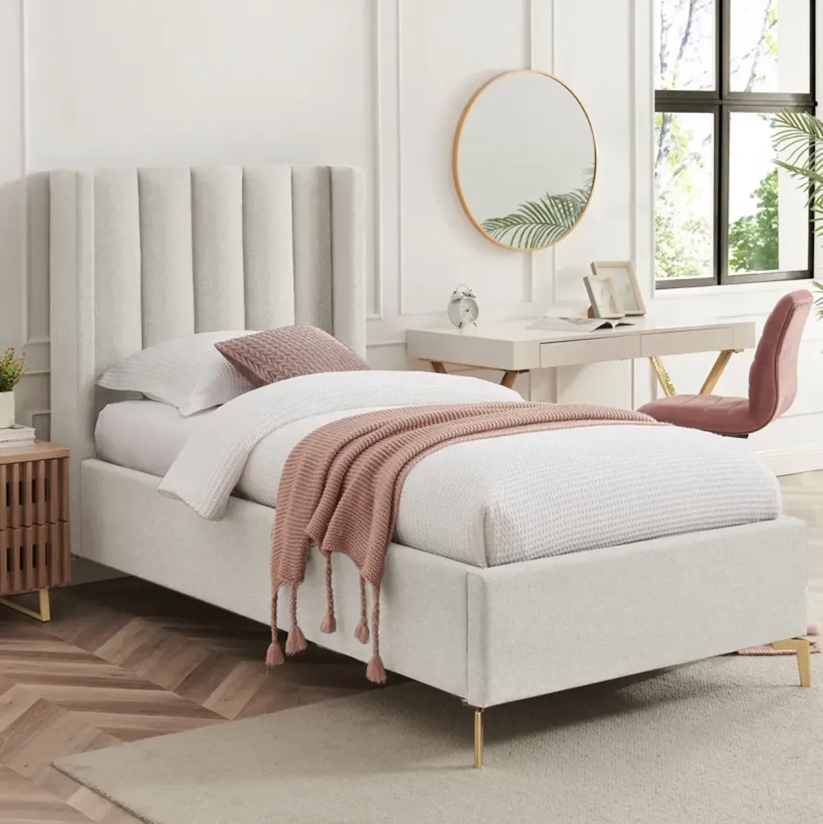 Inspired Home Avett Platform Bed