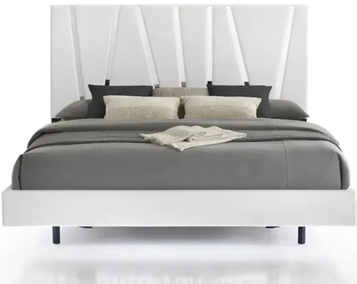 New Classic Furniture Europa Wood California King Bed, White