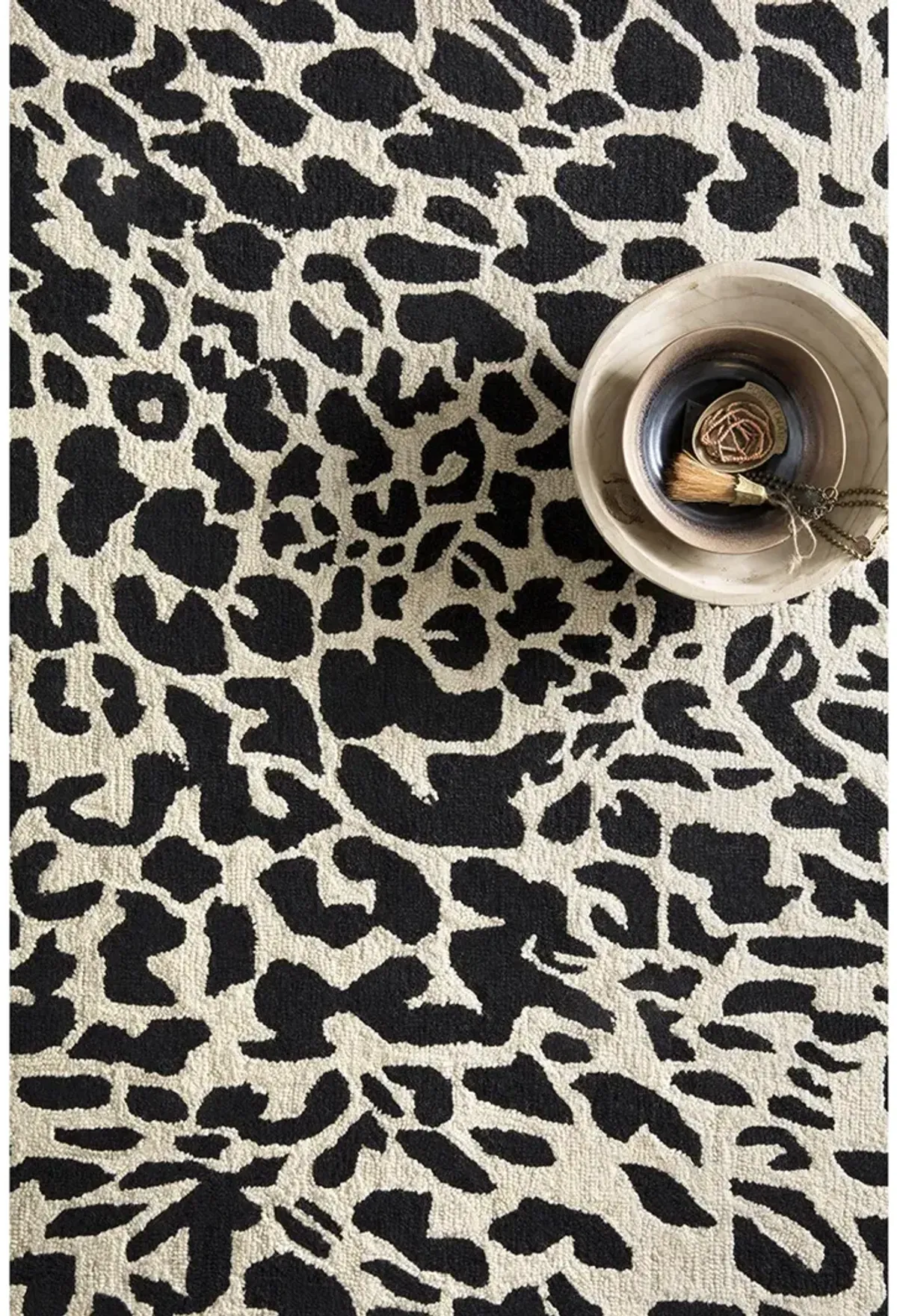 Masai MAS02 Black/Ivory 3'6" x 5'6" Rug