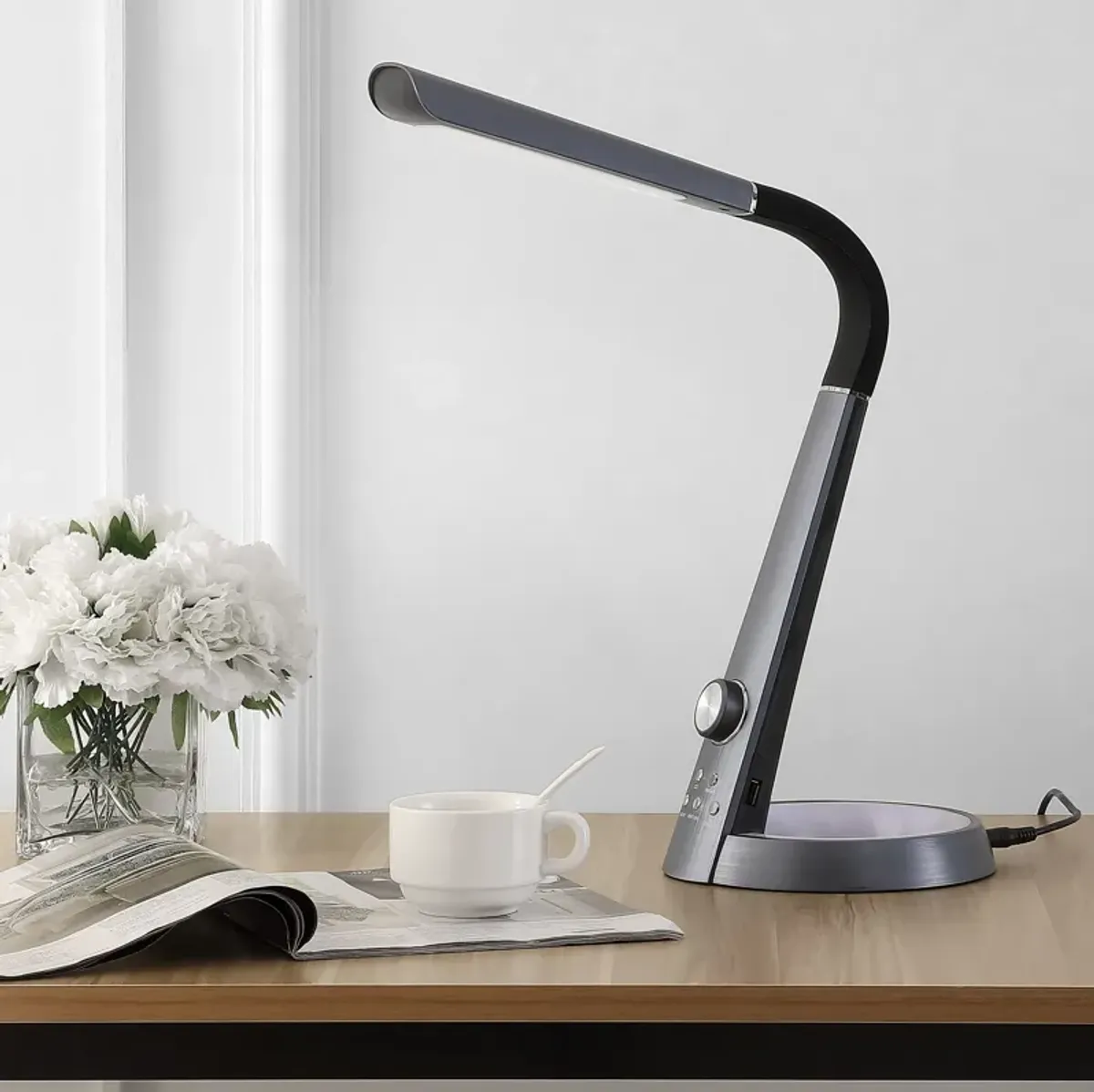 Milton Aluminum Contemporary Minimalist Adjustable Head Dimmable USB Charging LED Task Lamp