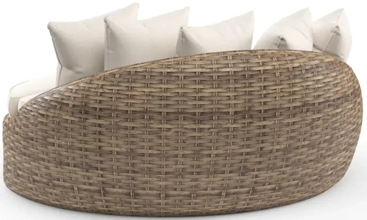 Havana Round Daybed