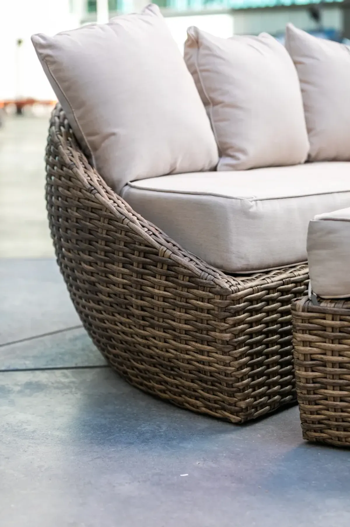 Havana Round Daybed