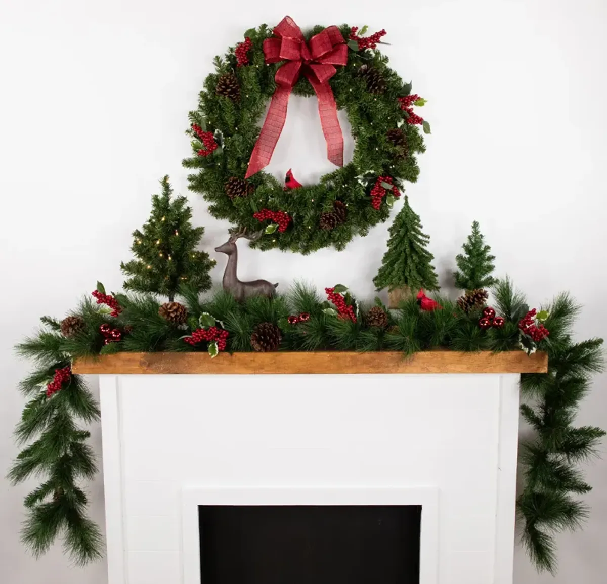 Pre-Lit Canadian Pine Artificial Christmas Wreath  30-Inch  Clear Lights