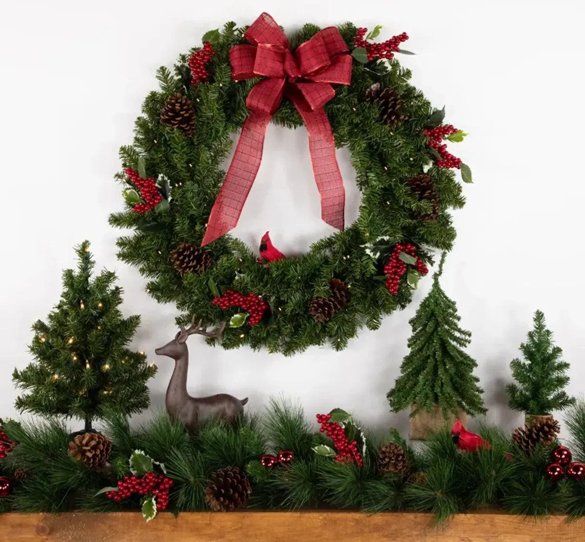 Pre-Lit Canadian Pine Artificial Christmas Wreath  30-Inch  Clear Lights