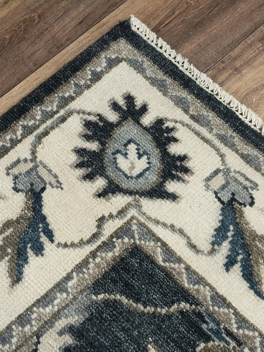 Ashton ATN916 2' x 3' Rug