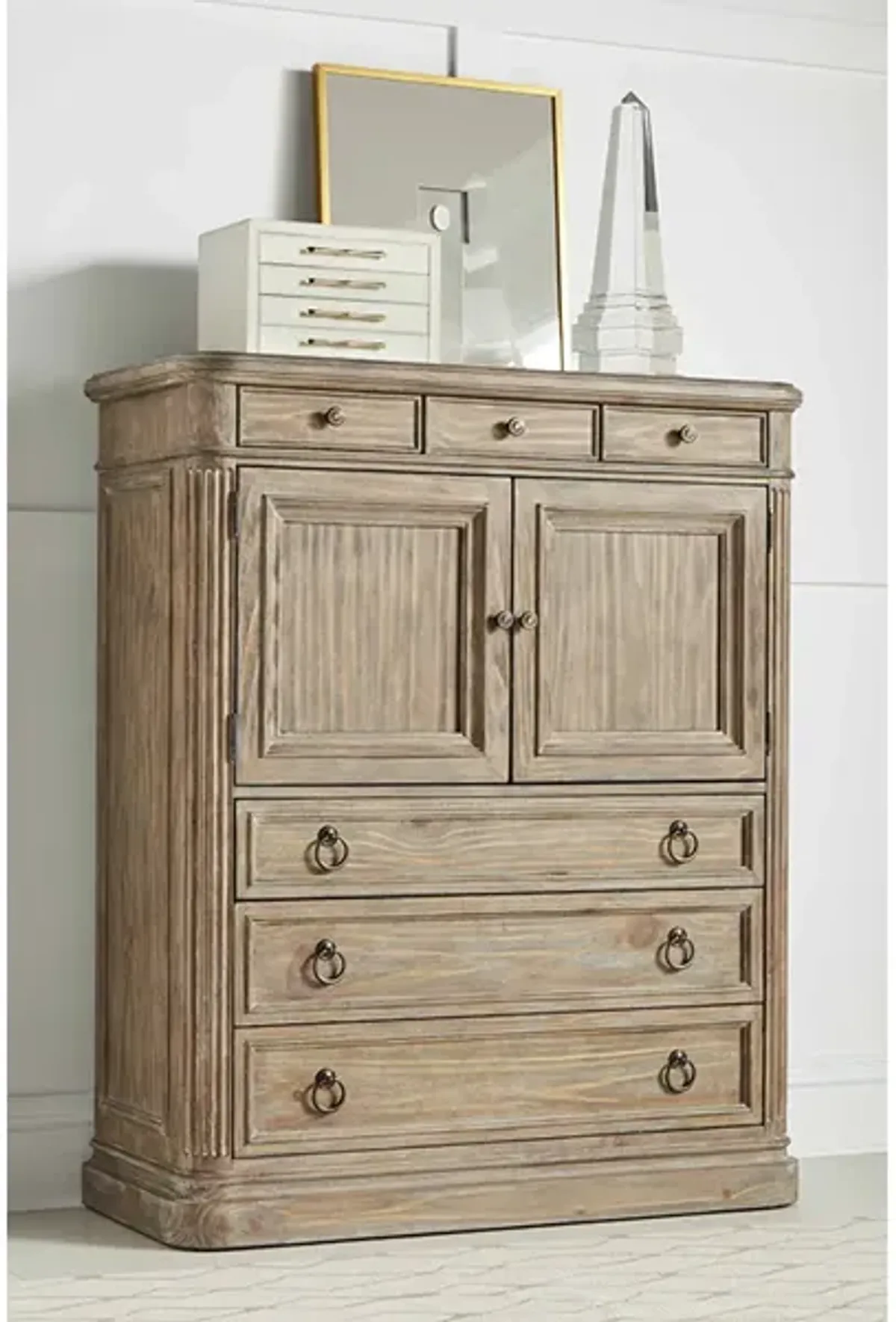 Architrave Chest