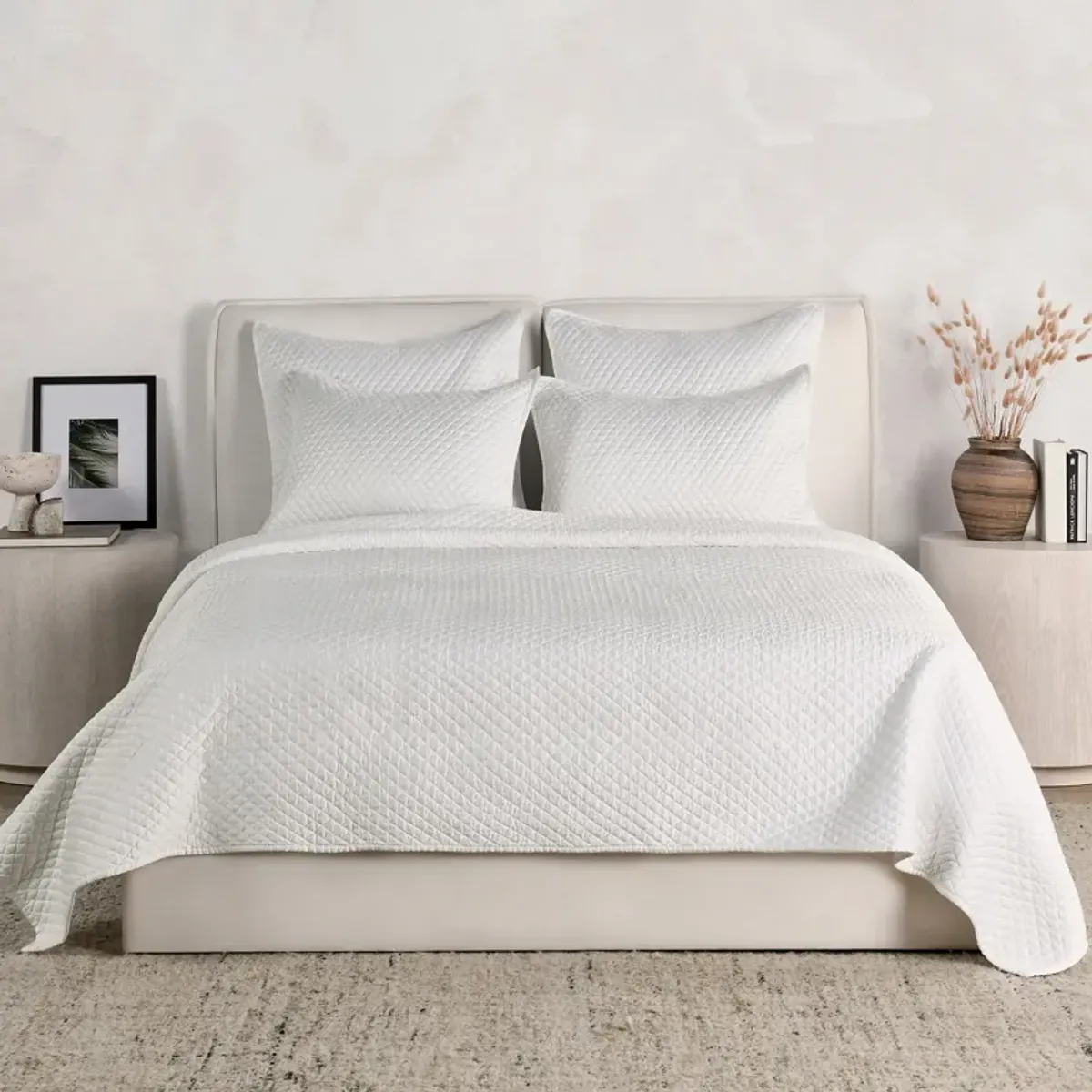 Diamond White 3-Piece Queen Quilt Set