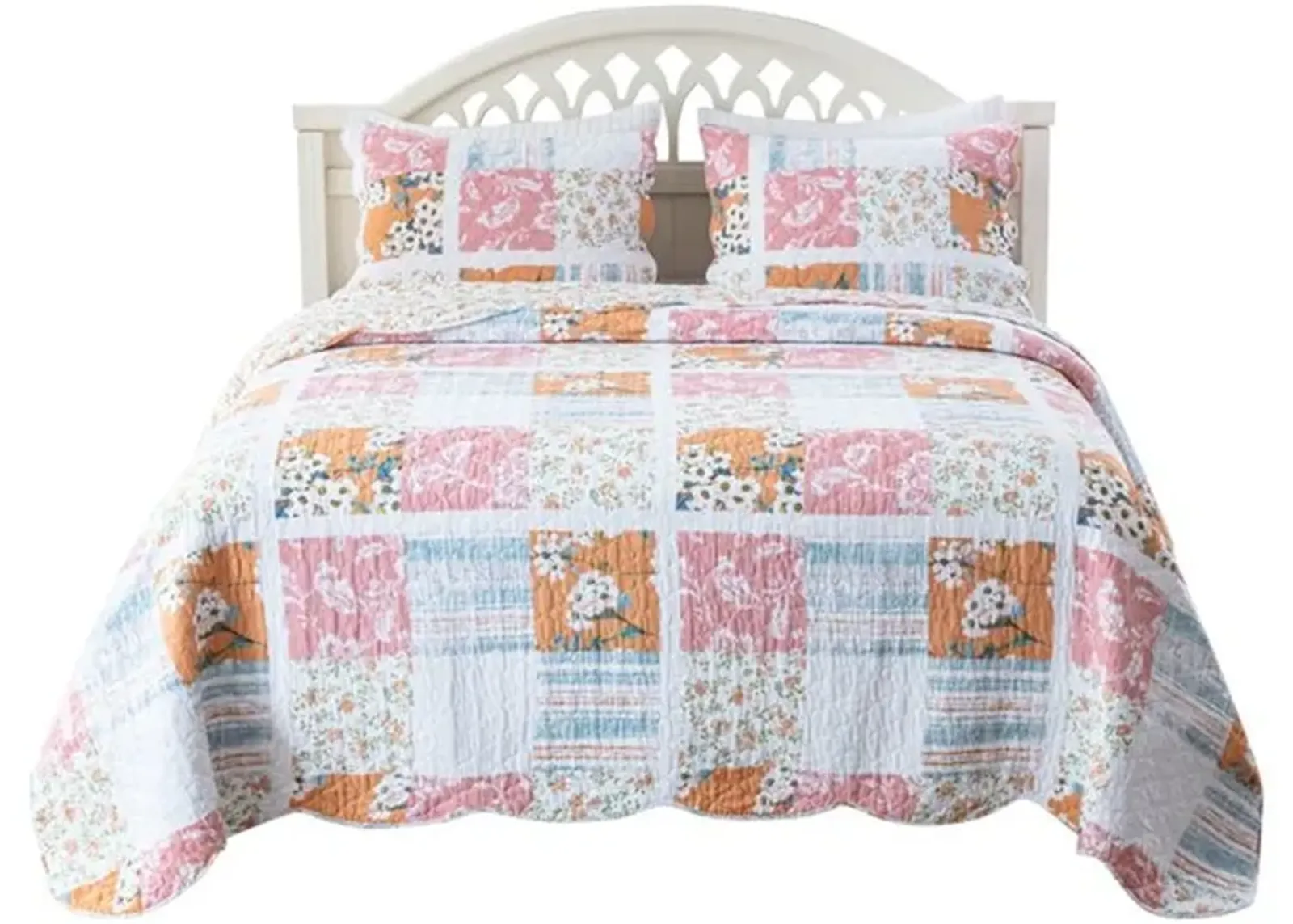 Vanie 3pc King Quilt Set, Pillow Shams, Scalloped, Blue White Pink Cotton