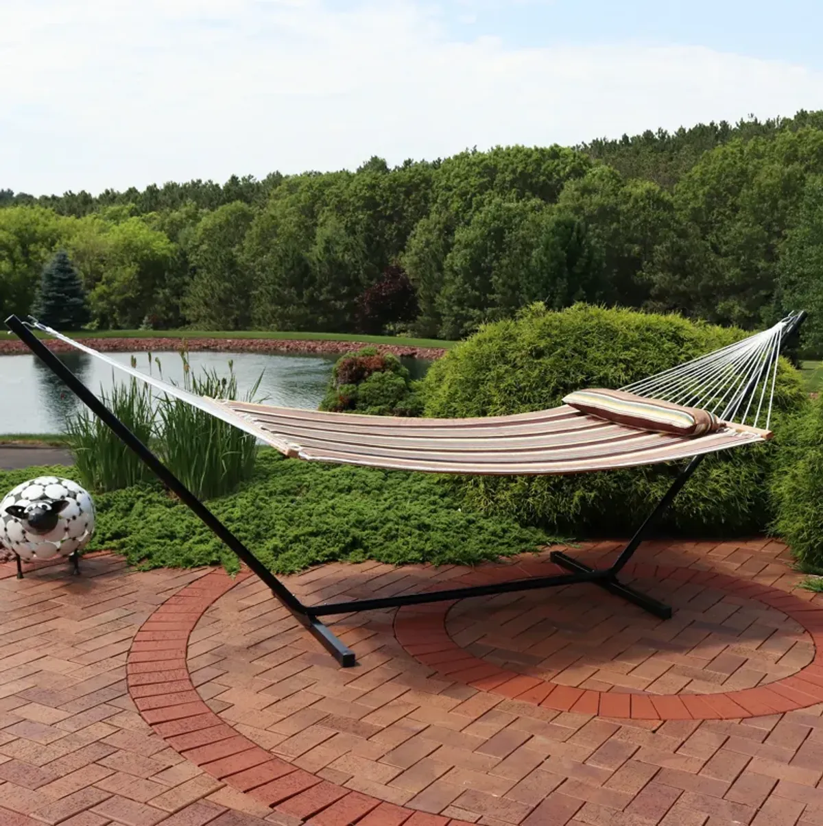 Sunnydaze 2-Person Quilted Fabric Hammock with Steel Stand