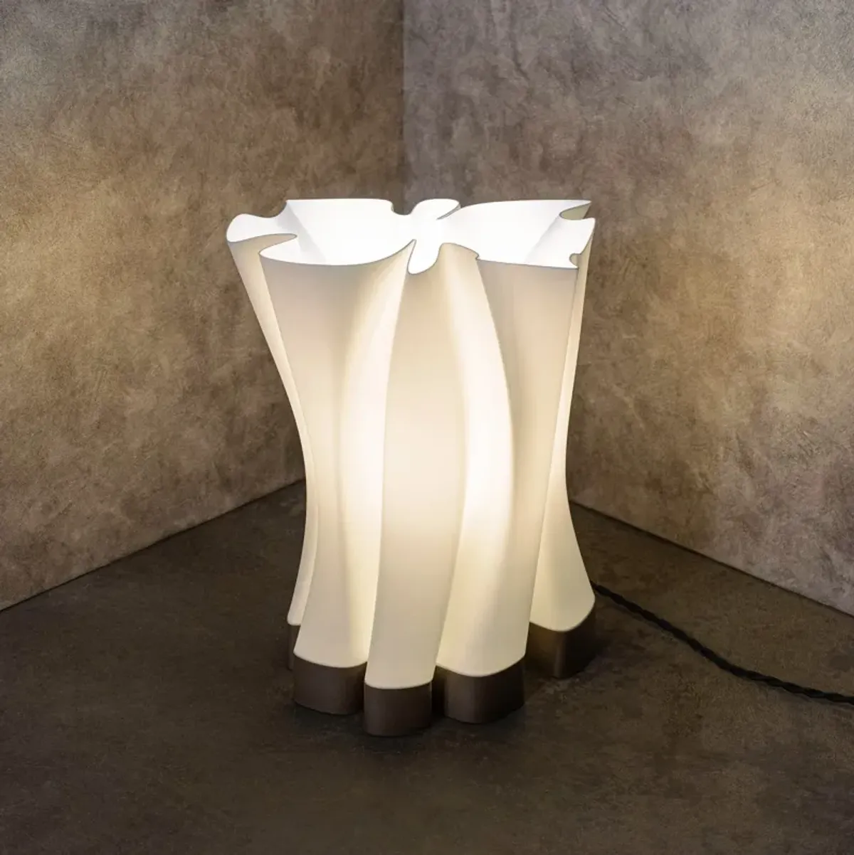 Flame Modern Bohemian Plant-Based PLA 3D Printed Dimmable LED Table Lamp