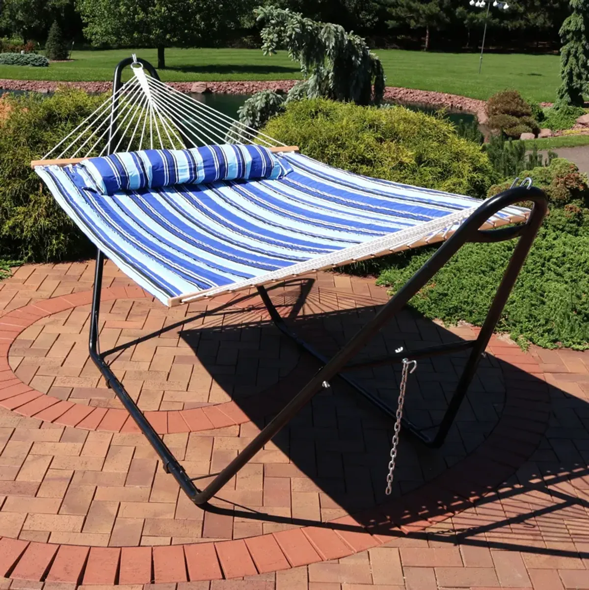 Sunnydaze 2-Person Quilted Hammock with Universal Steel Stand