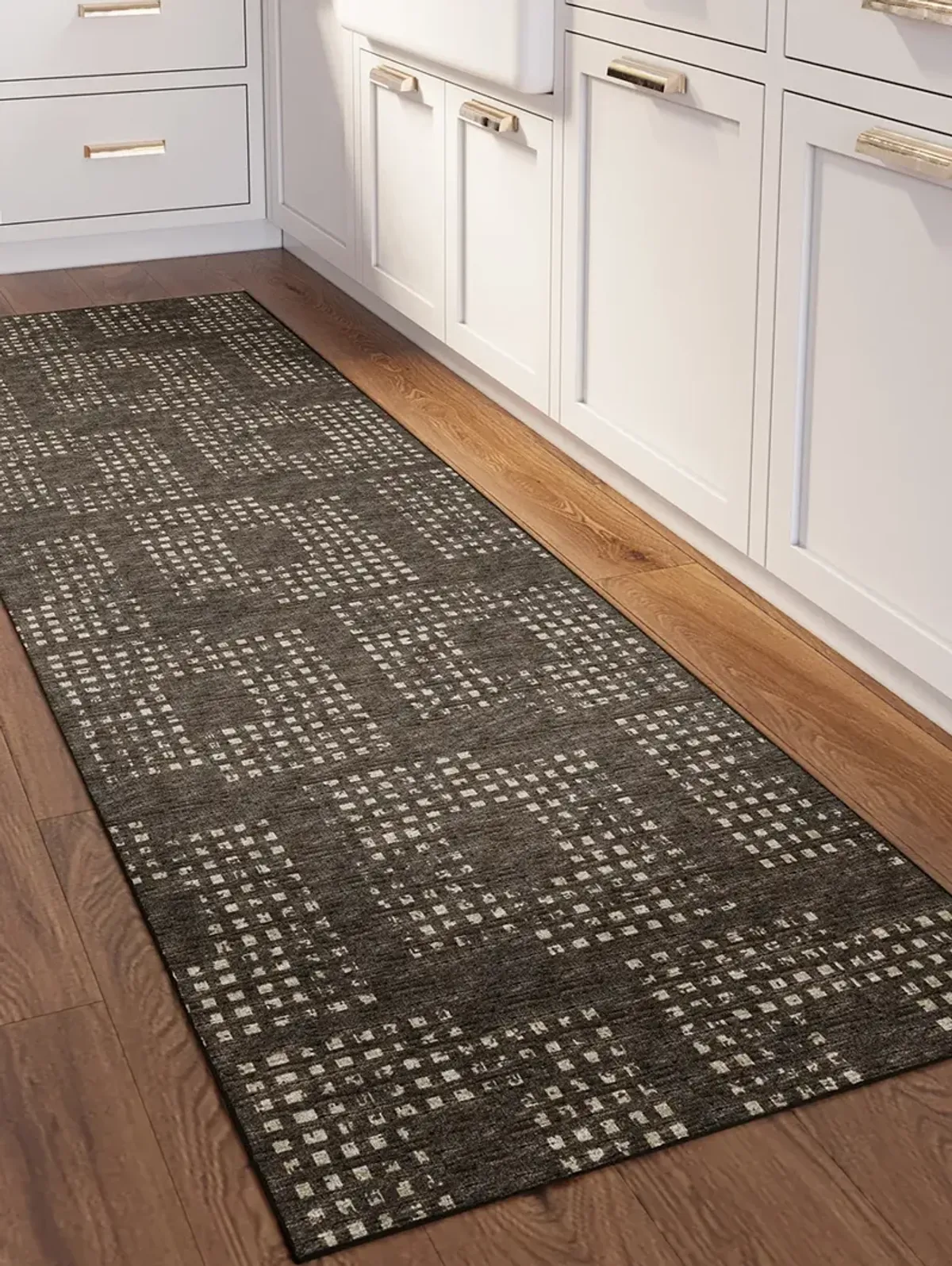 Delano DA1 Chocolate 2'6" x 12' Rug