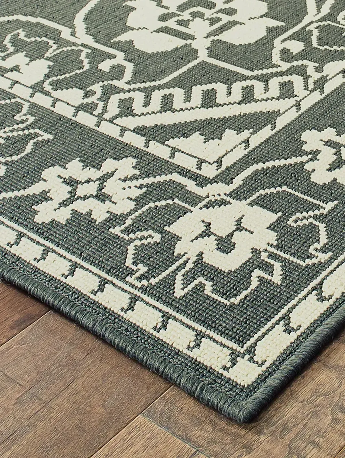 Marina 1'9" x 3'9" Grey Rug