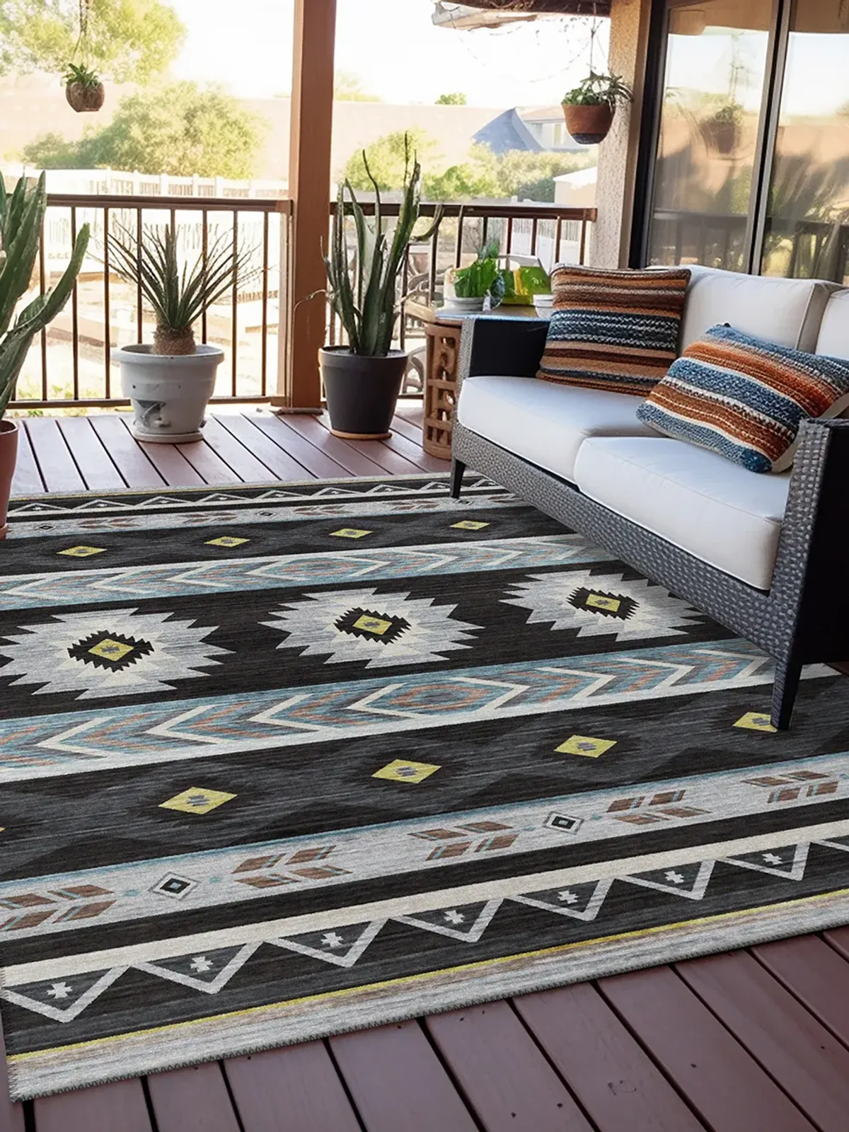 Phoenix PH3 Black 3' x 5' Rug