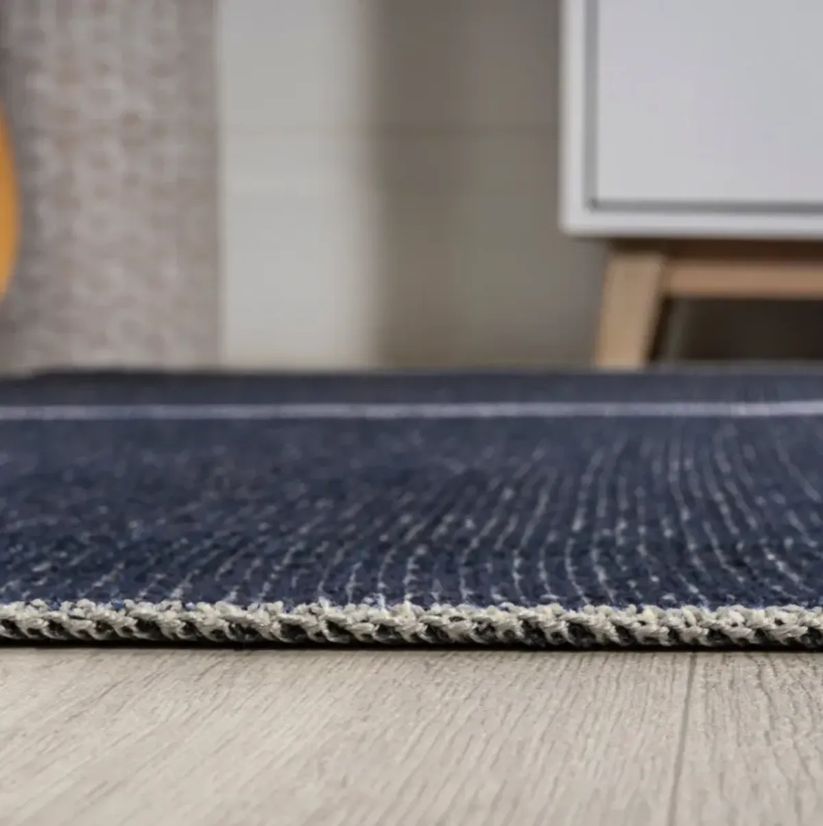 Linja Solid Centre Stripe Machine Washable Area Rug