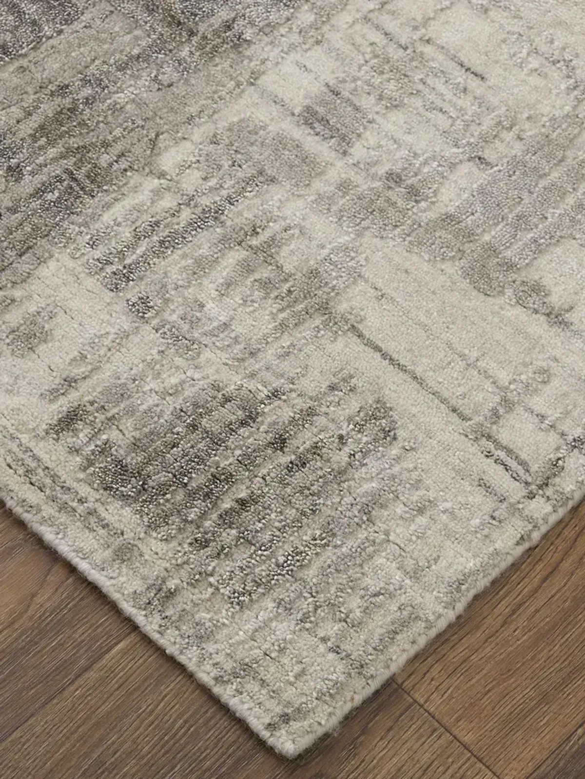 Eastfield 69AKF 2' x 3' Gray/Ivory Rug