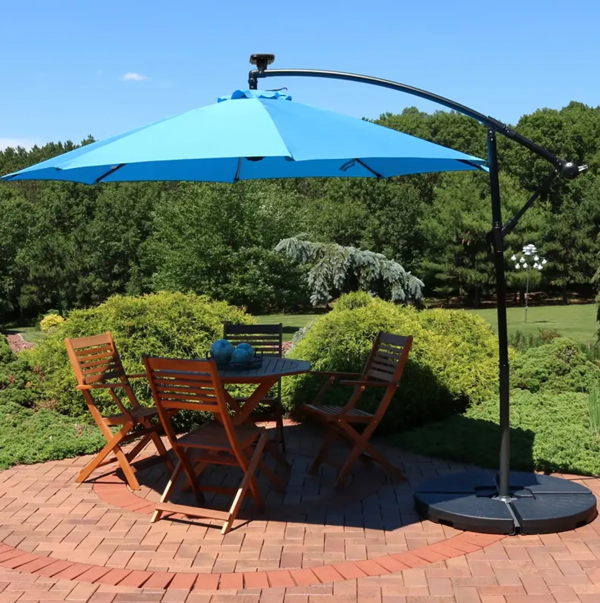 Sunnydaze 9.5 ft Solar Cantilever Offset Patio Umbrella