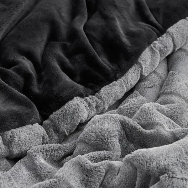 Chunky Bunny Crossing - Coma Inducer� Oversized Comforter Set