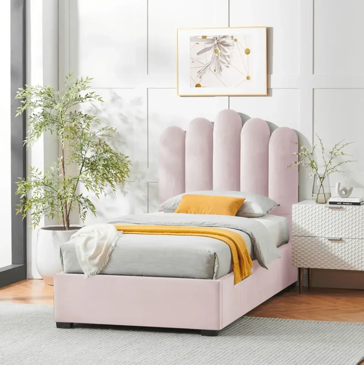 Inspired Home Goldy Velvet Platform Bed