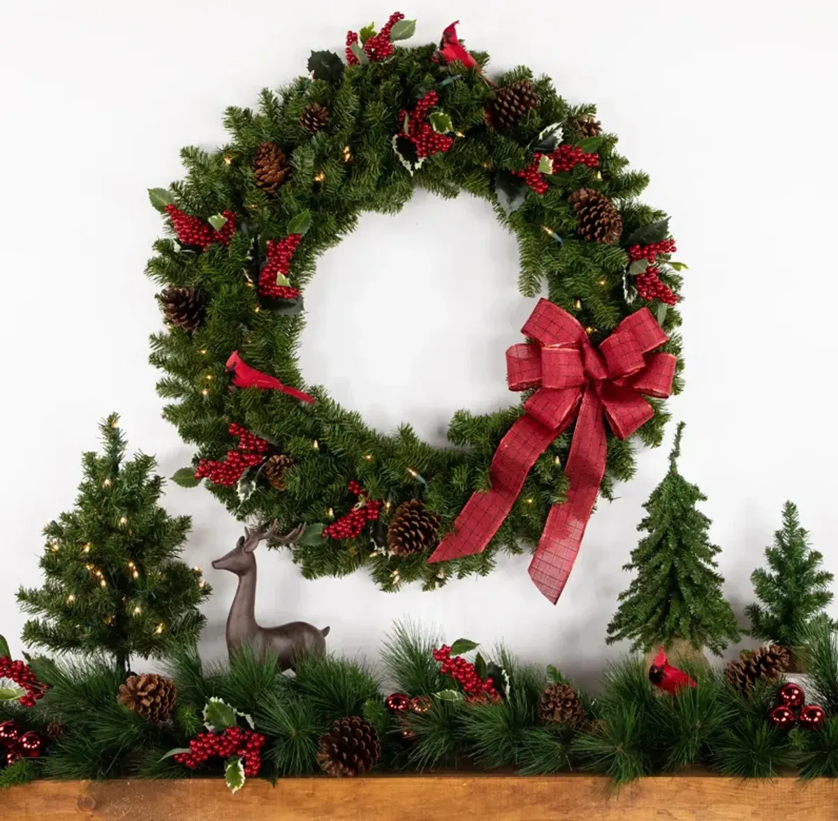 36" Pre-Lit Canadian Pine Artificial Christmas Wreath  Clear Lights