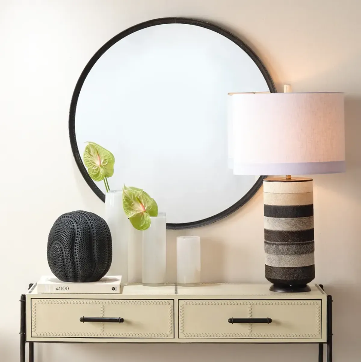 Refined Iron Black Round Mirror